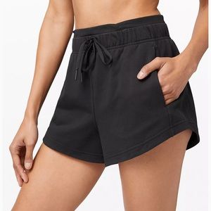 Lululemon inner glow short